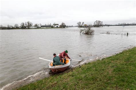 te korte broek hoogwater|hoogwater hebben